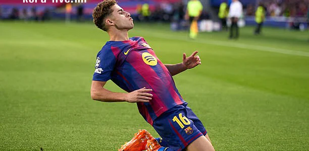 فيرمين لوبيز يدخل التاريخ بهاتريك أول للإسبان مع برشلونة في دوري الأبطال
